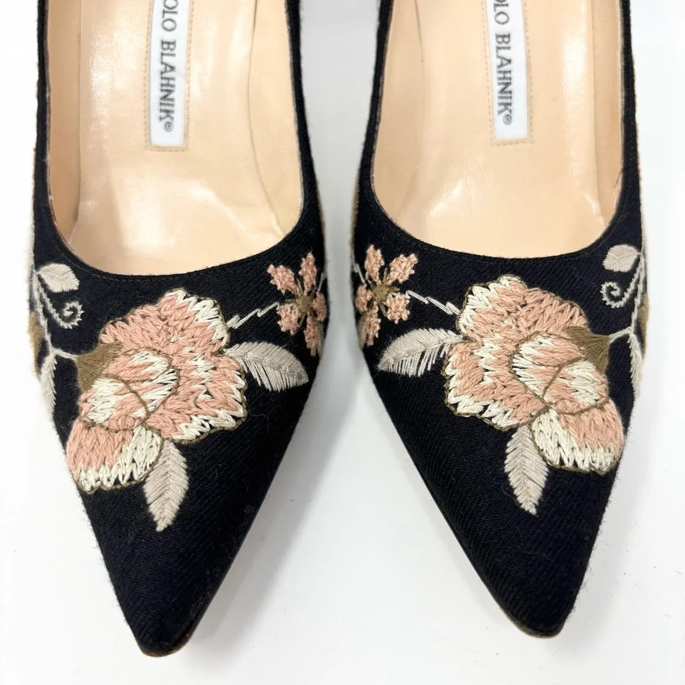 Manolo Blahnik Black Floral Embroidered Canvas Kayal Pointed Toe Pumps Size 37.5